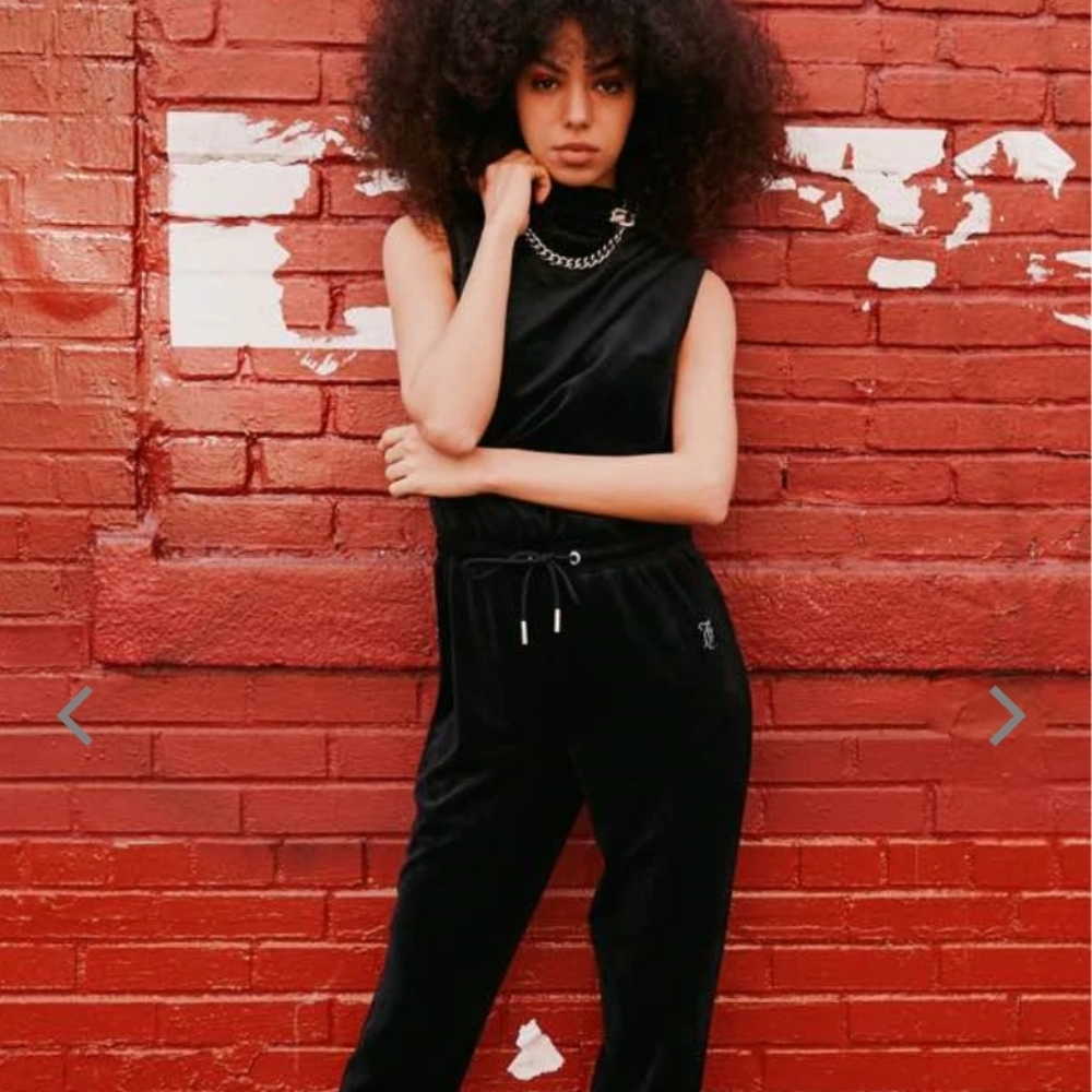 SMALL BLING SLEEVELESS VELOUR JUMPSUIT